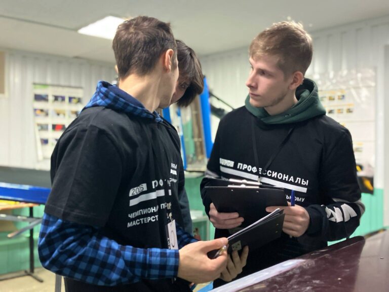 ⚡️5 февраля 2026г. третий день Регионального этапа Чемпионата «Профессионалы» в Саранском Автомеханическом техникуме по компетенции «Окраска автомобиля»