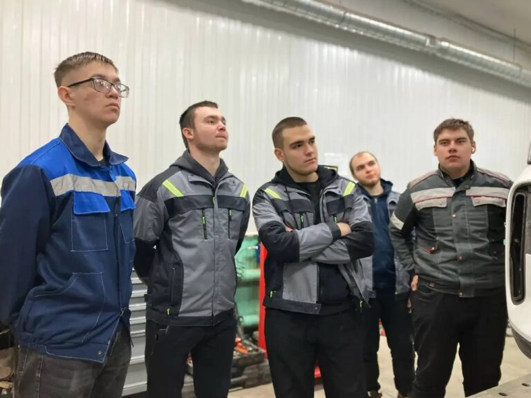 Идёт подготовка к чемпионату «Профессионалы» по компетенции «Кузовной ремонт».