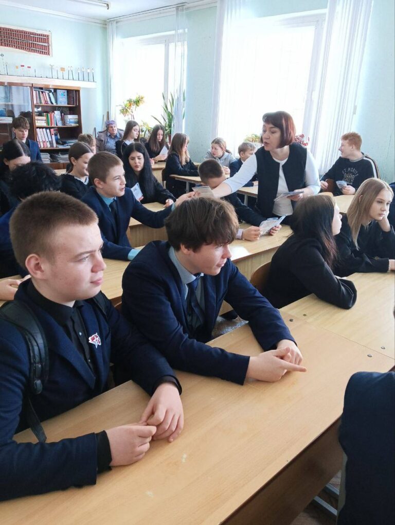В рамках Регионального чемпионата «Профессионалы 2026» по компетенции «Управление локомотивом», ученики МБОУ «СОШ № 9» и «СОШ № 10» посетили Государственное бюджетное профессиональное образовательное учреждение Республики Мордовия «Рузаевский техникум железнодорожного и городского транспорта имени А.