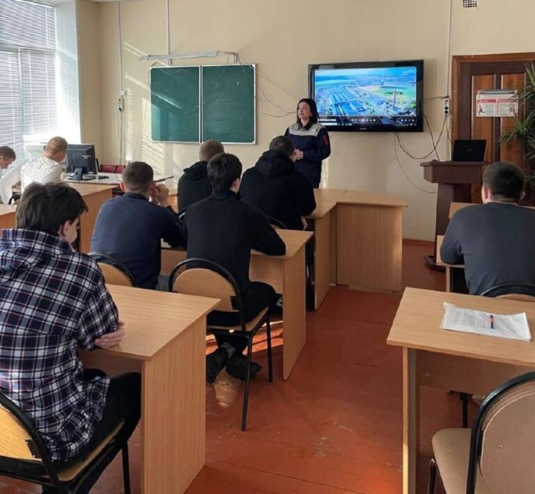 От учебы — к производству: встреча с АО «Рузхиммаш» ко Дню наставника